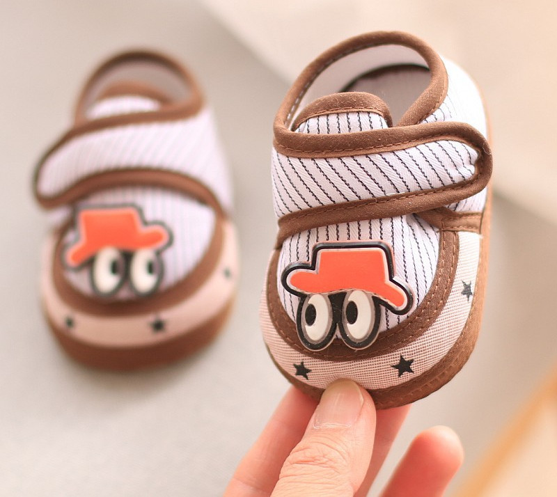 Pantofi pentru bebelusi cu talpa moale - trei modele