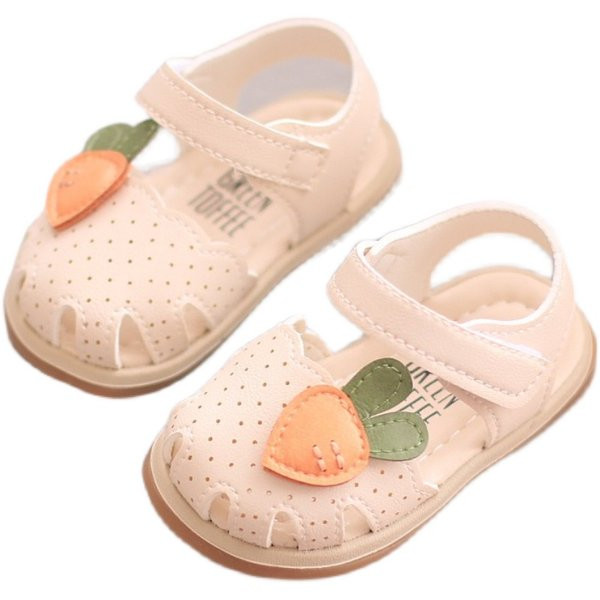 Sandale pentru bebeluși cu element 3D și talpă moale