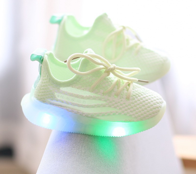 Adidași luminoși pentru bebeluși cu cravate pentru fete și băieți