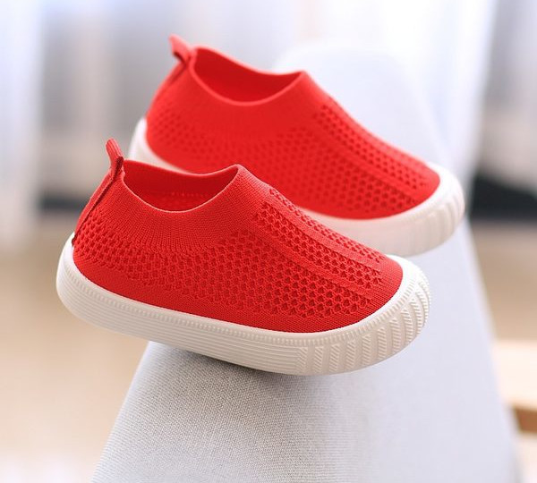 Пролетни бебешки обувки от мрежеста материя и гумена подметка