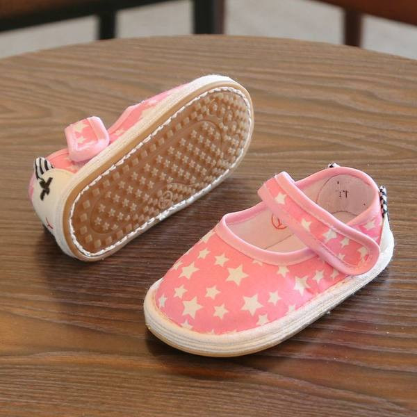 Pantofi de panza pentru copii cu autocolante si aplicatie