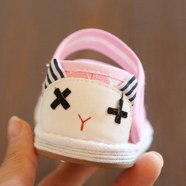 Pantofi de panza pentru copii cu autocolante si aplicatie