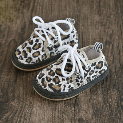 Pantofi moderni pentru bebelusi cu model animal pentru fete