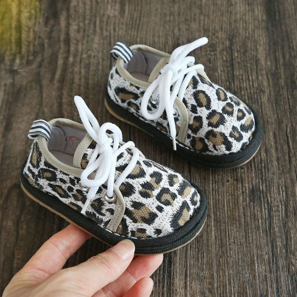 Pantofi moderni pentru bebelusi cu model animal pentru fete