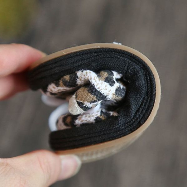 Pantofi moderni pentru bebelusi cu model animal pentru fete