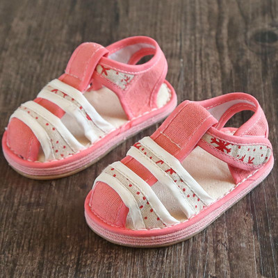 Pantofi textile pentru copii cu autocolante