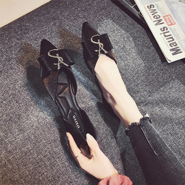 Pantofi casual dama cu decor metalic alb-negru