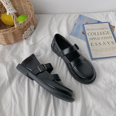 Casual γυναικεία παπούτσια κατασκευασμένα από faux δέρμα με αγκράφα