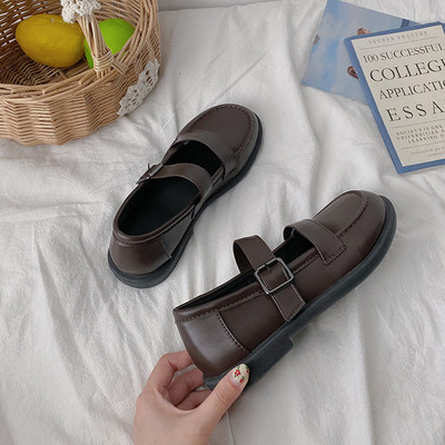 Casual γυναικεία παπούτσια κατασκευασμένα από faux δέρμα με αγκράφα