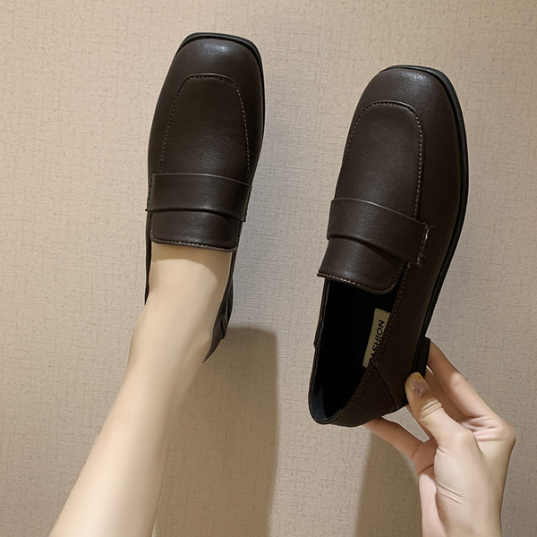 Pantofi casual dama - doua modele din piele ecologica