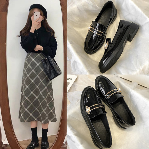 Model nou de pantofi casual dama de culoare neagra din piele ecologica