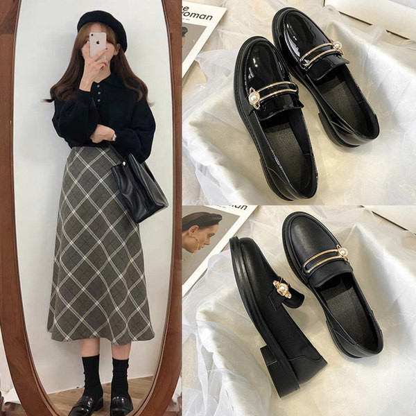 Model nou de pantofi casual dama de culoare neagra din piele ecologica