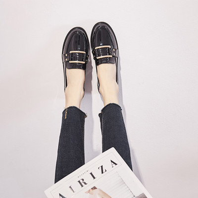 Pantofi eleganti de dama cu decor metalic - doua modele