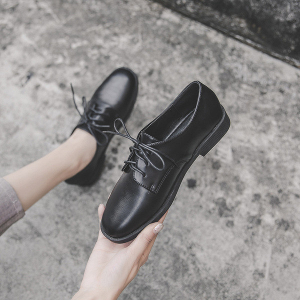 Pantofi dama de primavara cu sireturi - din piele ecologica