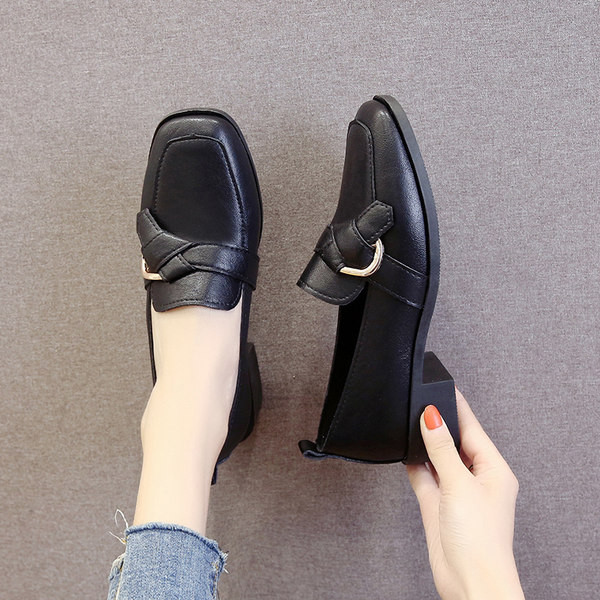 Pantofi de dama actuali din piele ecologica cu catarama