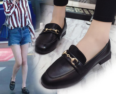 Model nou de pantofi de dama din piele cu element metalic