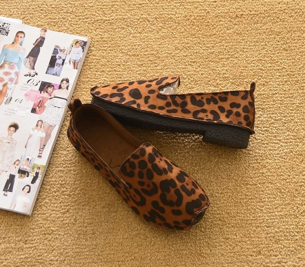 Model nou de mocasini din piele intoarsa ecologica cu talpa plata