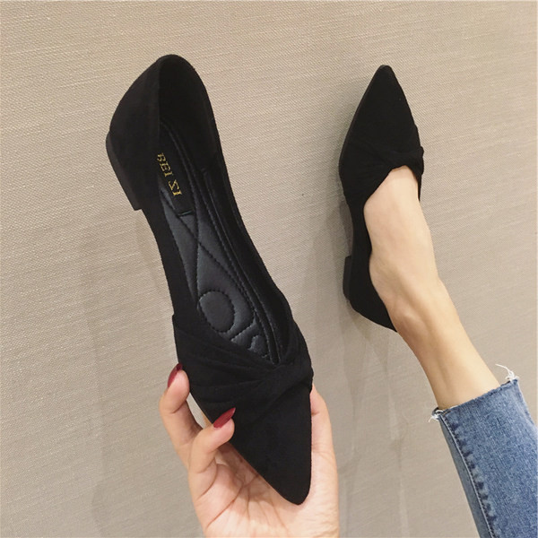 Jauns pavasara apavu modelis no eko zamšādas un plakanas zoles