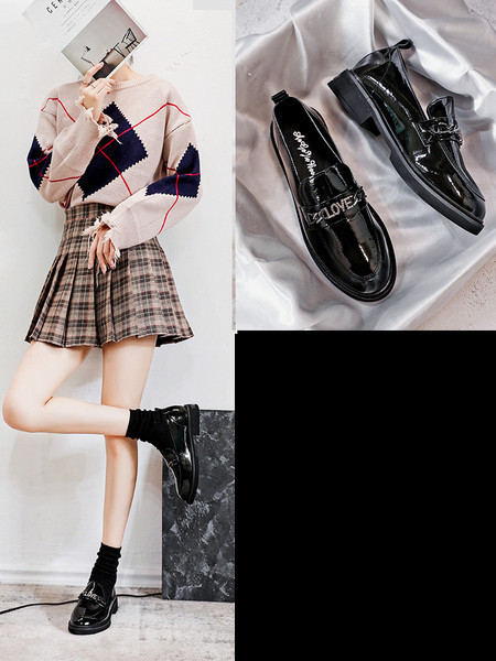 Mūsdienīgi sieviešu apavi no mākslīgās ādas ar metāla elementu - melnā krāsā