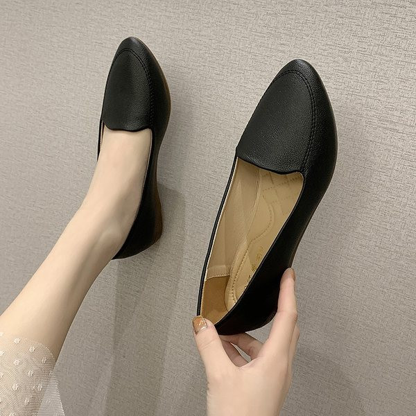 Ādas ikdienas apavi ar plakanu zoli trīs krāsās