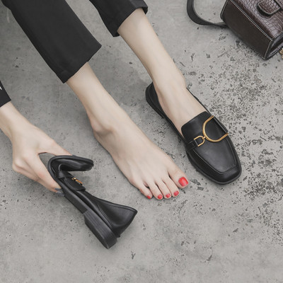 Γυναικεία casual παπούτσια κατασκευασμένα από faux δέρμα σε μαύρο χρώμα