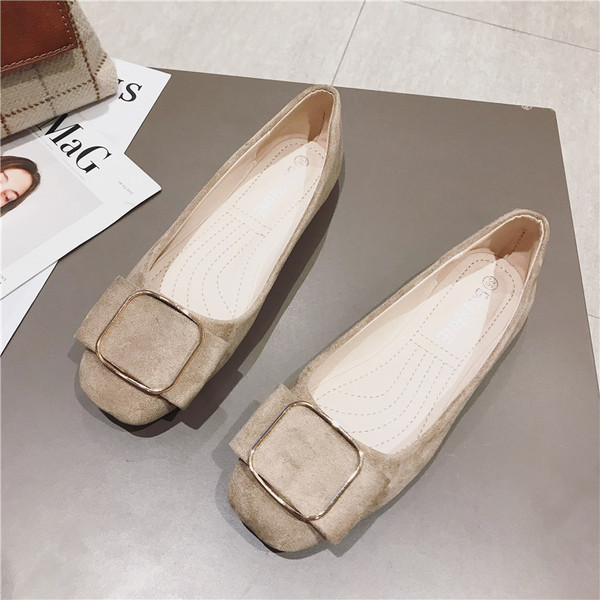 Modernas sieviešu pavasara kurpes ar sprādzi