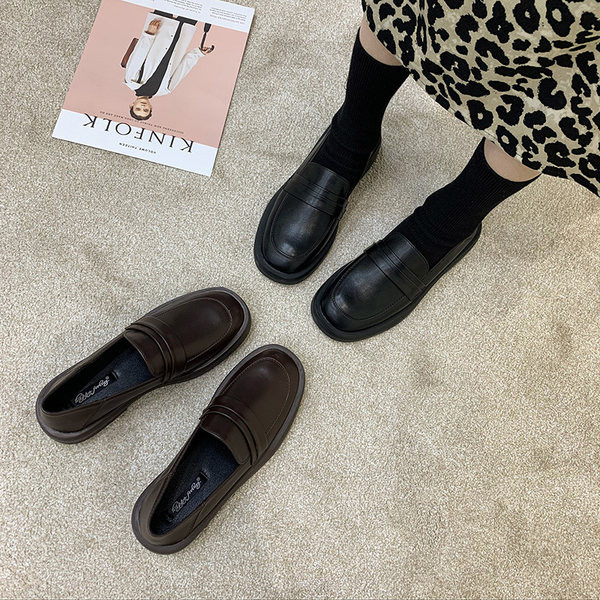 Sieviešu apavi no mākslīgās ādas - melni un brūni