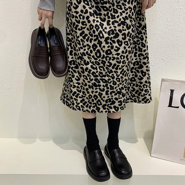 Sieviešu apavi no mākslīgās ādas - melni un brūni