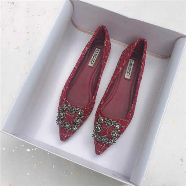 Tekstila smailas kurpes ar metāla sprādzi un akmeņiem