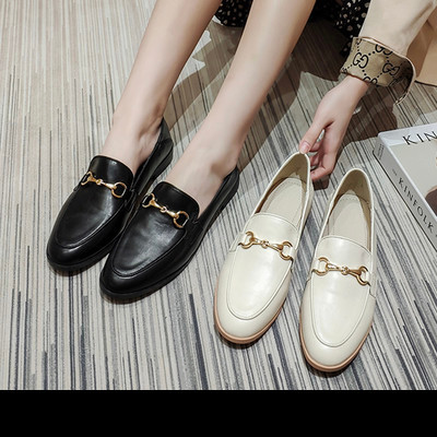 Jauns sieviešu ikdienas apavu modelis ar metāla elementu - mākslīgā āda