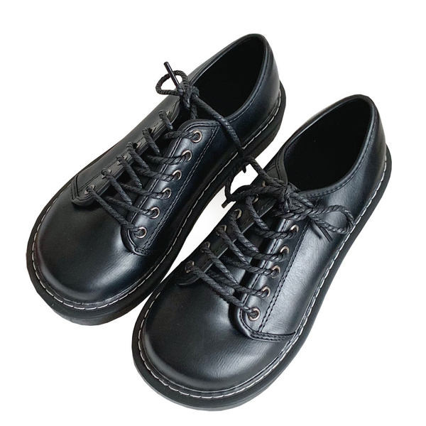 Ikdienas sieviešu ādas apavi ar šņorēm