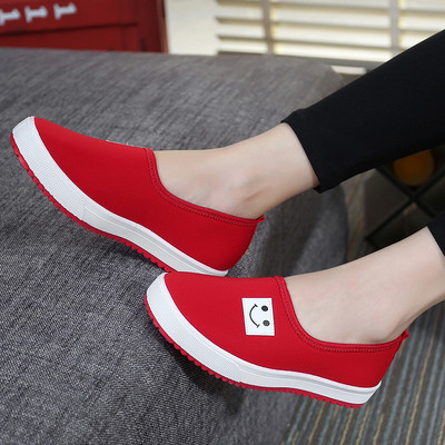 Moteriški tekstiliniai batai su užrašu ir aplikacijomis kelių modelių