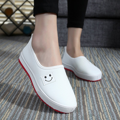 Moteriški tekstiliniai batai su užrašu ir aplikacijomis kelių modelių