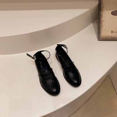 Ikdienas sieviešu ādas apavi ar sprādzi - plakanu zoli