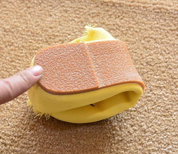 Ikdienas apavi ar plakanām zolēm un izšuvumiem