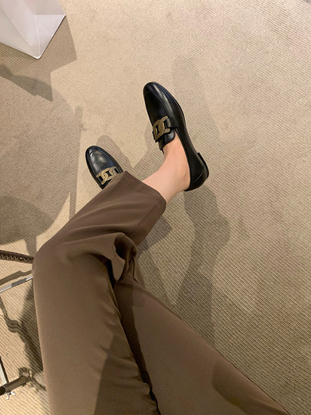 Sieviešu ādas apavi ar metāla apdari vairākās krāsās