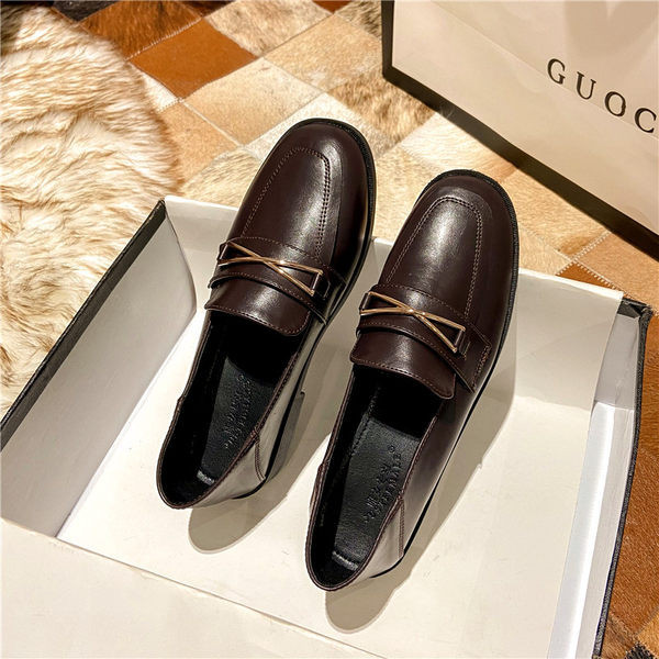 Sieviešu ikdienas ādas apavi - vairāki modeļi