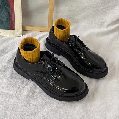 Sieviešu ikdienas ādas apavi ar šņorēm - divi modeļi