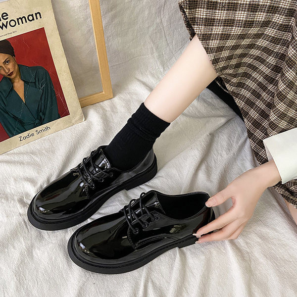 Sieviešu ikdienas ādas apavi ar šņorēm - divi modeļi