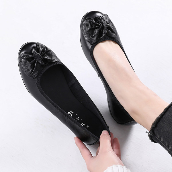 Sieviešu eko ādas apavi ar lentīti