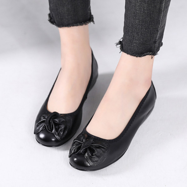 Sieviešu eko ādas apavi ar lentīti