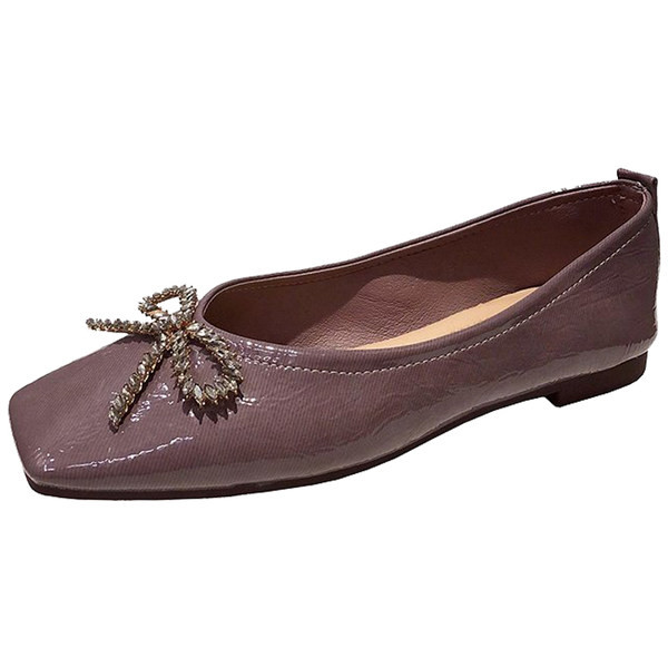 Sieviešu lakādas apavi ar lentes apdari