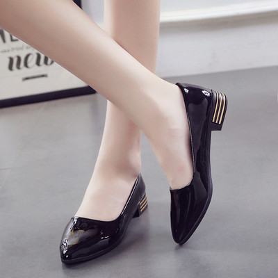 Vabaaja madala paksu kontsaga lakknahast kingad