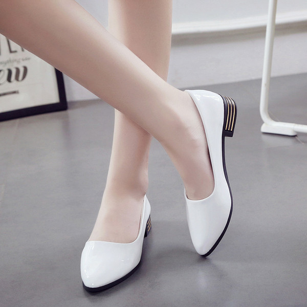 Vabaaja madala paksu kontsaga lakknahast kingad