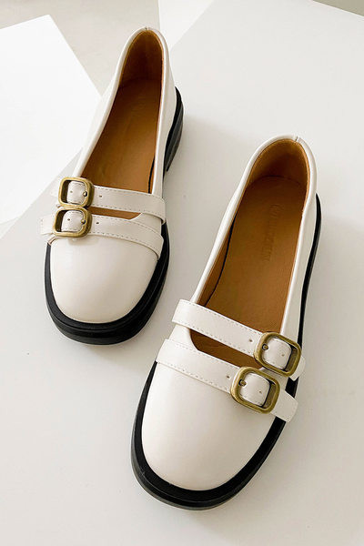 Jauns pavasara apavu modelis no eko ādas ar sprādzēm