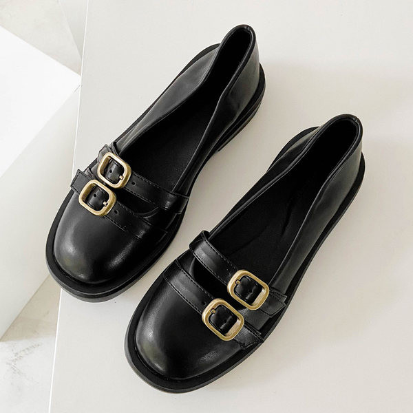 Jauns pavasara apavu modelis no eko ādas ar sprādzēm