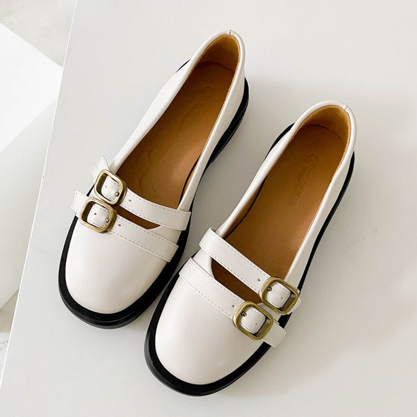 Jauns pavasara apavu modelis no eko ādas ar sprādzēm