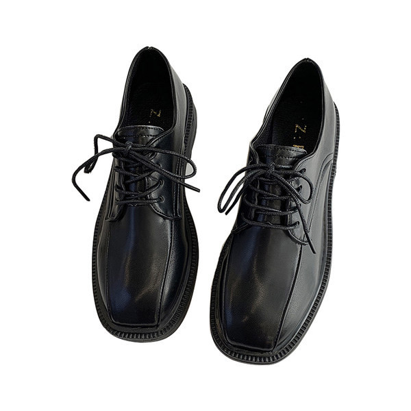 Ikdienas sieviešu ādas apavi ar mežģīnēm melnā un brūnā krāsā