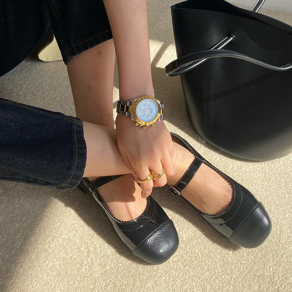 Sieviešu retro stila kurpes ar sprādzi