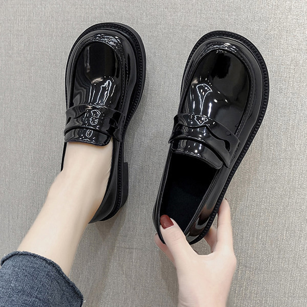 Sieviešu ikdienas ādas apavi melnā krāsā